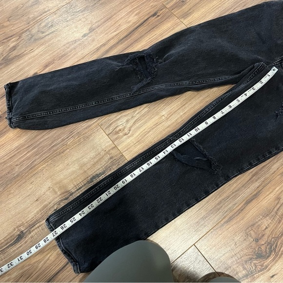 Abercrombie & Fitch Ultra High Rise 90’s Straight Jean - Picture 9 of 10